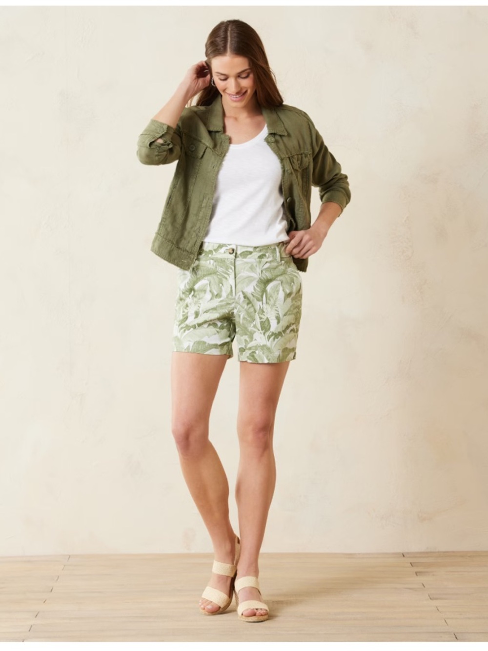 Tommy Bahama  Green Leaf-Print Bermuda Shorts size 10 EUC